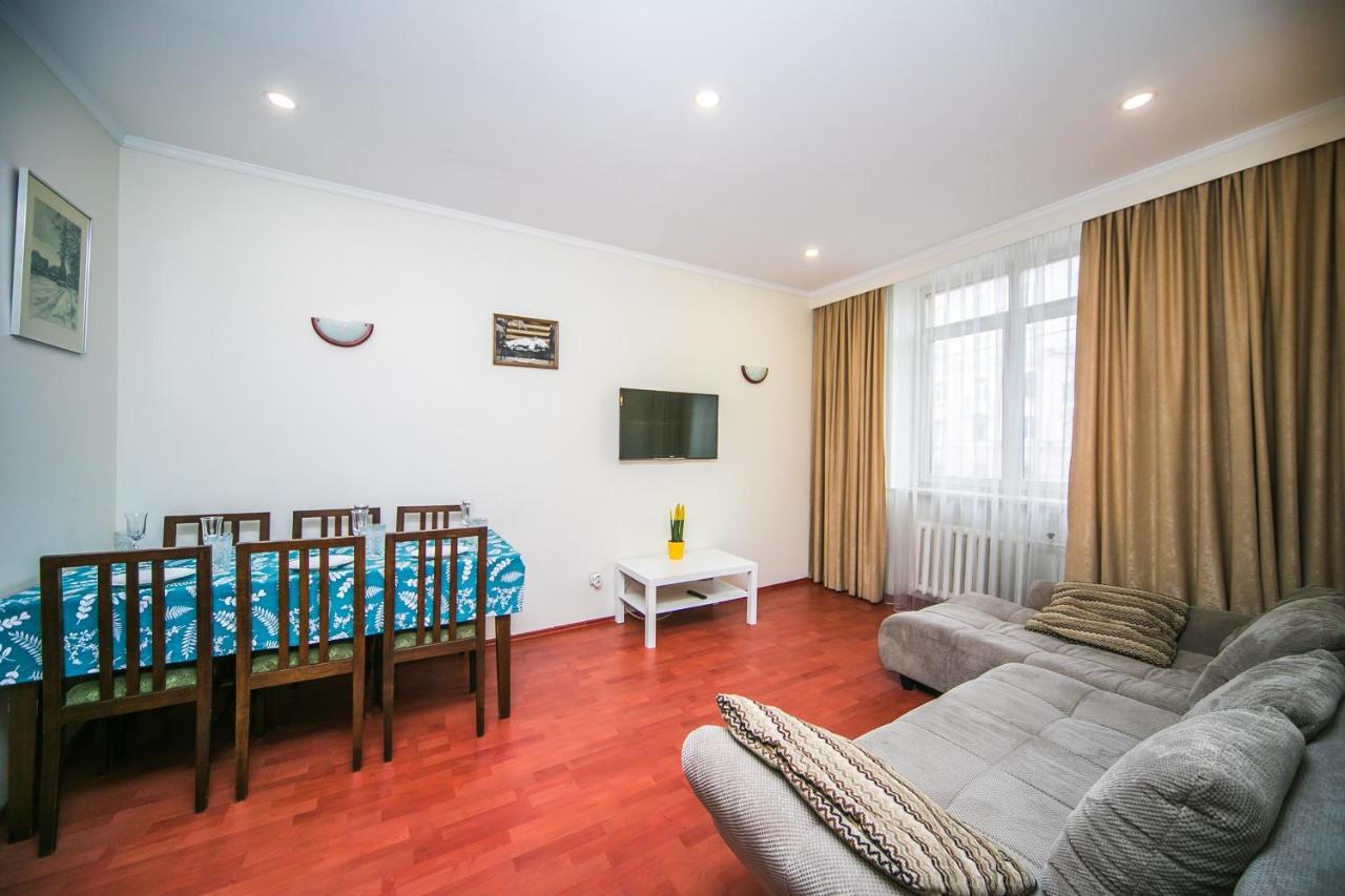 מינסק Apartment Ploshchad Pobedy 3 Komnaty מראה חיצוני תמונה